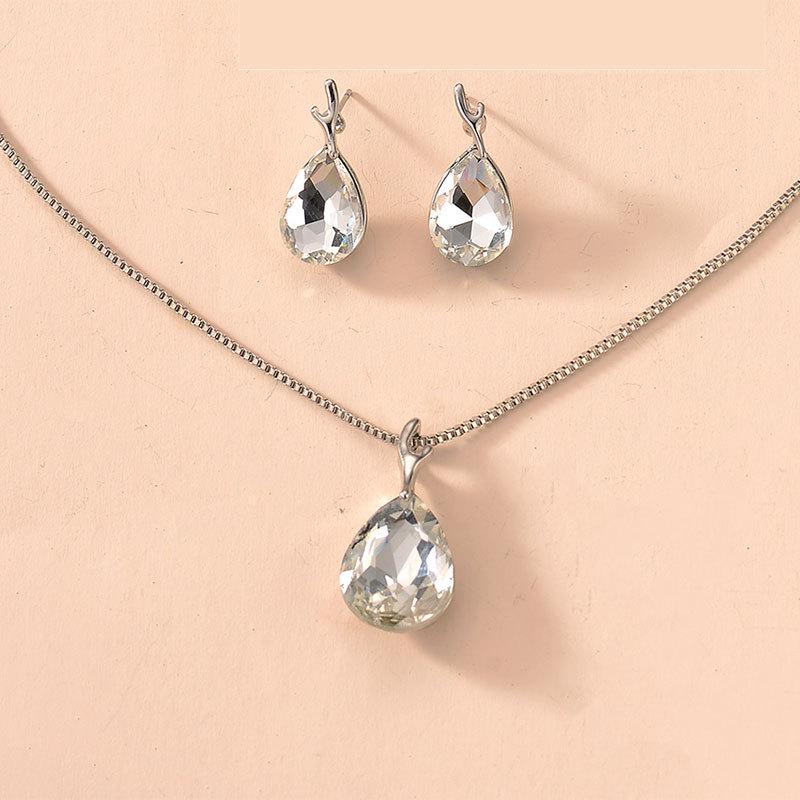 Wish Fashion Women's Blue, Green & Red Teardrop Necklace & Earrings Set