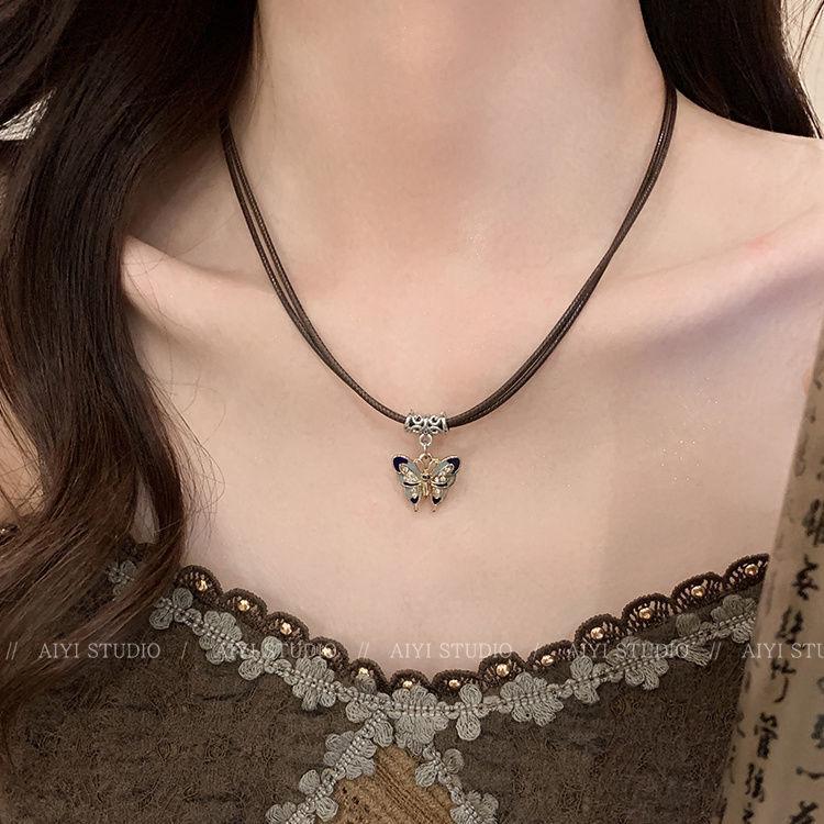 Bohemian Ethnic Style Long Bow Metal Necklace with Vintage Distressed Pendant (2025)