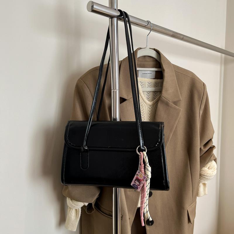 Large Capacity Underarm Bag Women's 2025 Spring and Summer New High-value Handbag Versatile Fashion Shoulder Bag