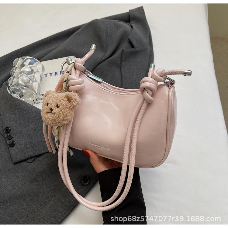 2025 New Underarm Bag Women's High-end Sense Niche Shoulder Bag Foreign Style Messenger Bag Simple Casual Commuter Shoulder Bag