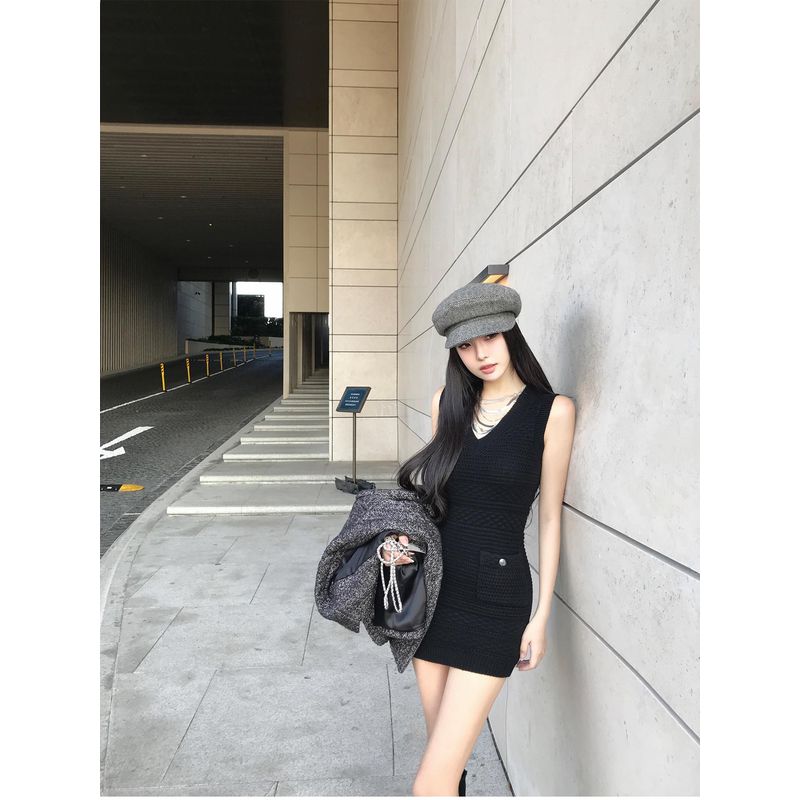 

Pure Desire Minimalist Super Good Texture V-neck Classic Style Texture Show Figure Knitting Dress Female Silm Birthday Skirt Black M