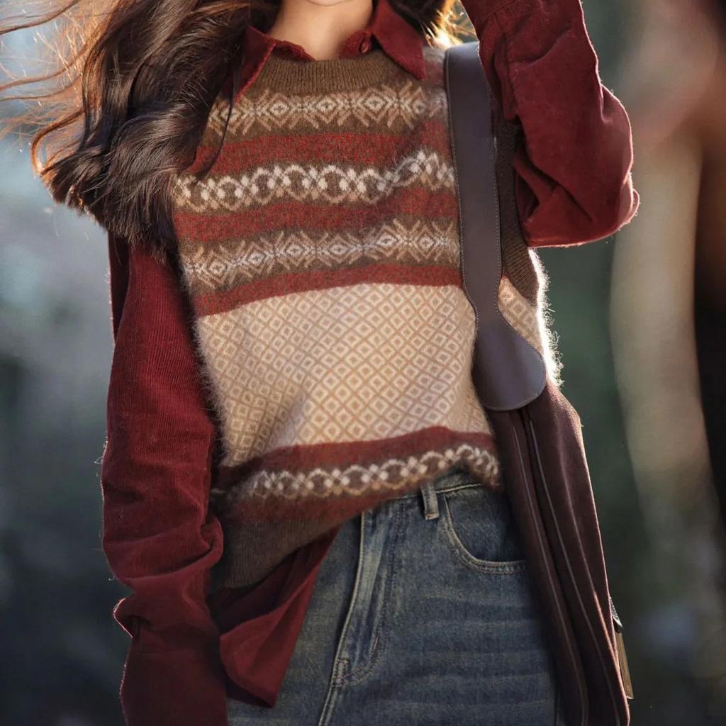 Fashion Vest Women's Autumn and Winter Color Blocked Knitted Vest Sweater Feminine Temperament