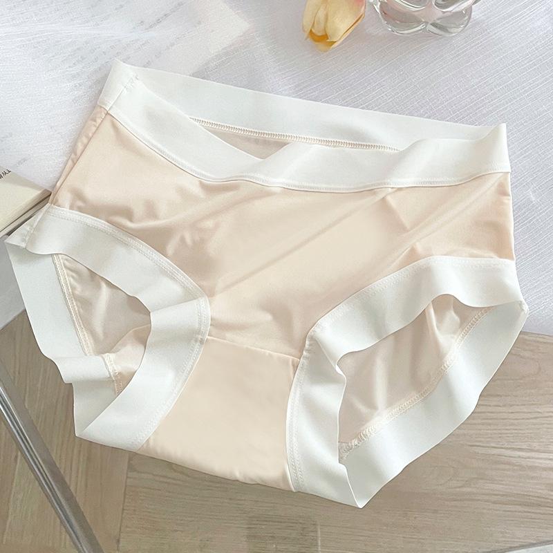 Ice Silk Seamless Women's Mid-Waist Breathable Cotton Crotch Ultra-Thin Triangular Panties - Japanese Korean Style