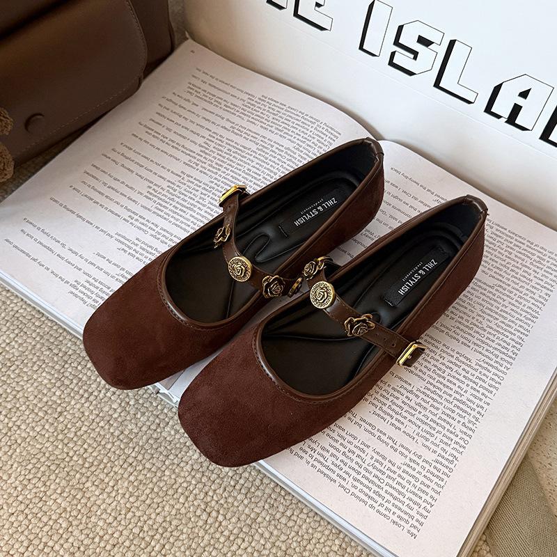 

Temperament square head retro word with shallow mouth inner height increase single shoes women s fattening and widening large size women s shoes 45 коричневий