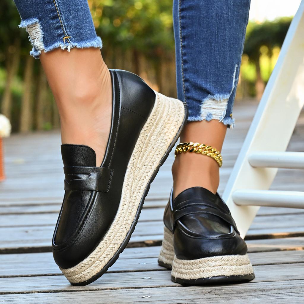 Fashionable and Sexy Slope Matching Shoes for Women Spring and Autumn New Round Toe Thick Soled Comfortable Casual Sports Shoes