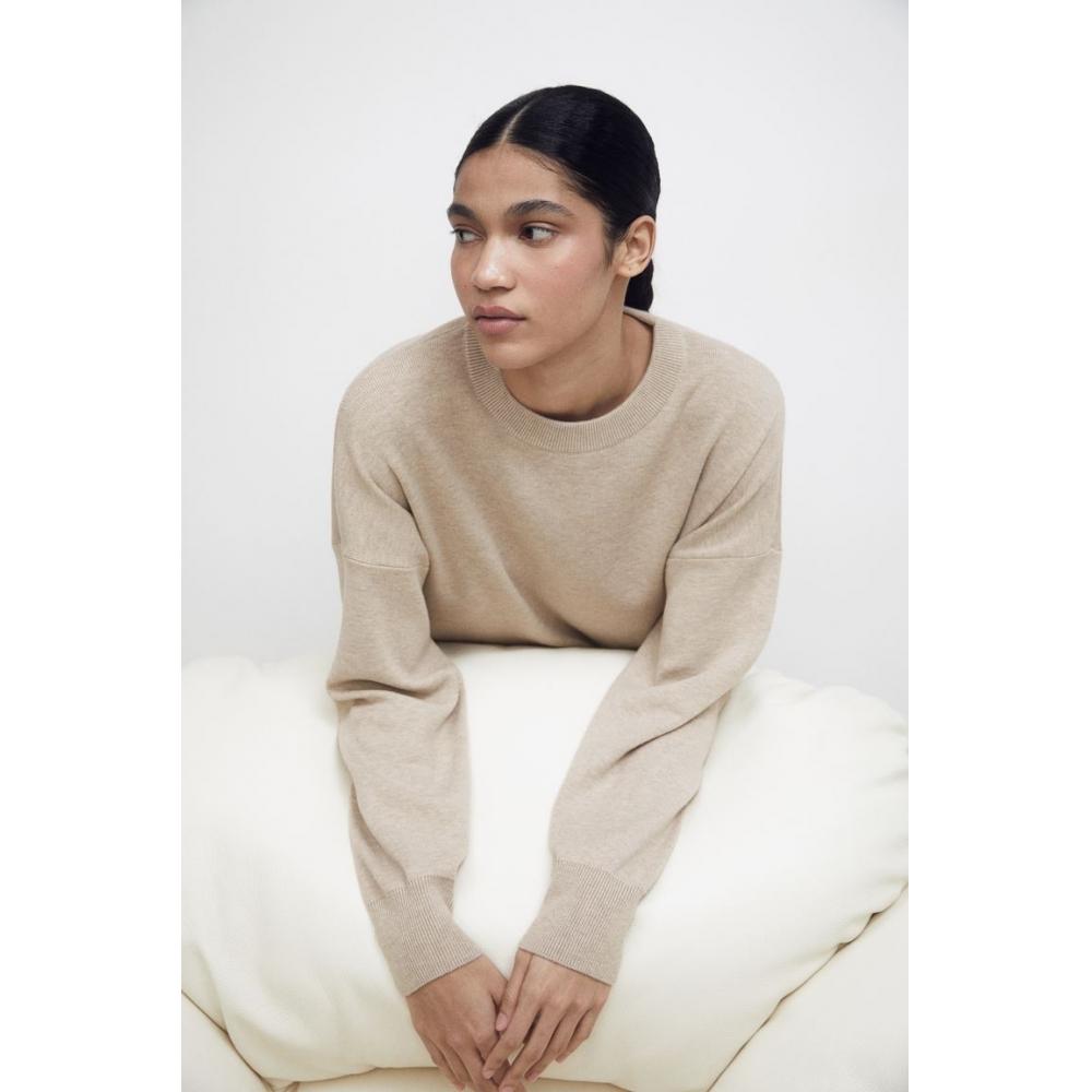 

Свитер оверсайз HM бежевый