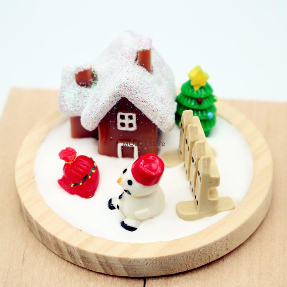 Weihnachtshaus Schneemann Anhänger Dekorationen Weihnachtsminiaturen Set Kunststoff Harz Schlüsselanhänger Charms Feiertag Schlafzimmerdeko