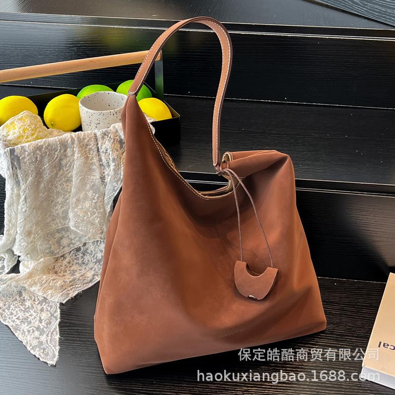 Retro Big Bag Women's 2025 New Trendy Popular High-end Fashion Shoulder Bag Large Capacity Commuter Tote Bag