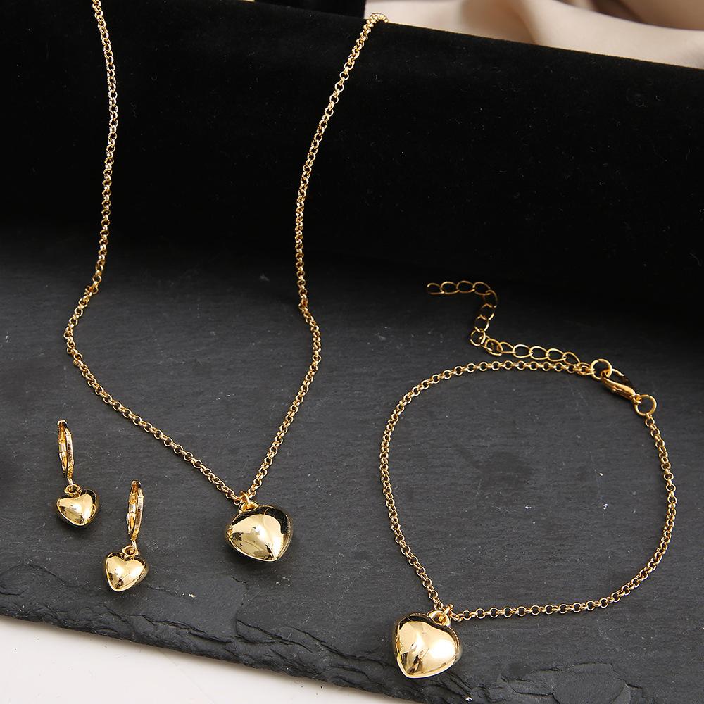 Neues Pfirsichherz Halsketten-Set Schmuckset kreatives Liebes-Halsketten-Set Halskette Ohrringe Armband Dreiteiliges Set