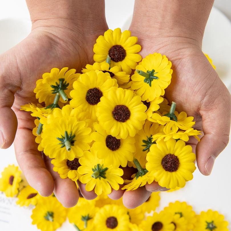 100Pcs 4Cm Artificial Sunflowers Scrapbook Christmas for Home Wedding Birthday Decortion Garden Diy Candy Box Bridal Accessories