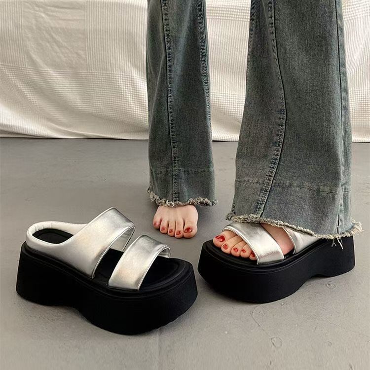 Muffin thick-soled small man taller comfortable sandals British style casual outer wear one-word slippers women's summer 2025