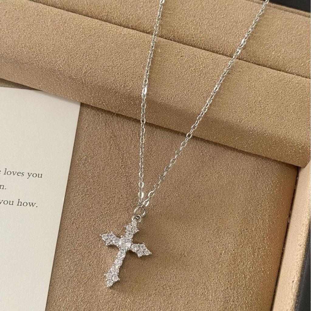 Exquisite French Silver Cubic Zirconia Cross Pendant Necklace for Women - Elegant, Personalized Design Clavicle Chain