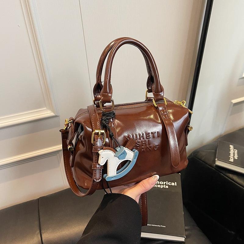 Premium bag women's new retro niche shoulder messenger bag versatile portable pillow bag