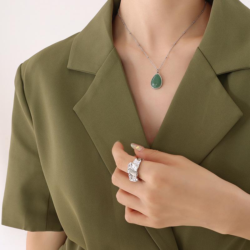 Korean Style Teardrop Oval Pendant Necklace, Natural Raw Stone, Clavicle Chain, Gold-Plated Titanium Steel