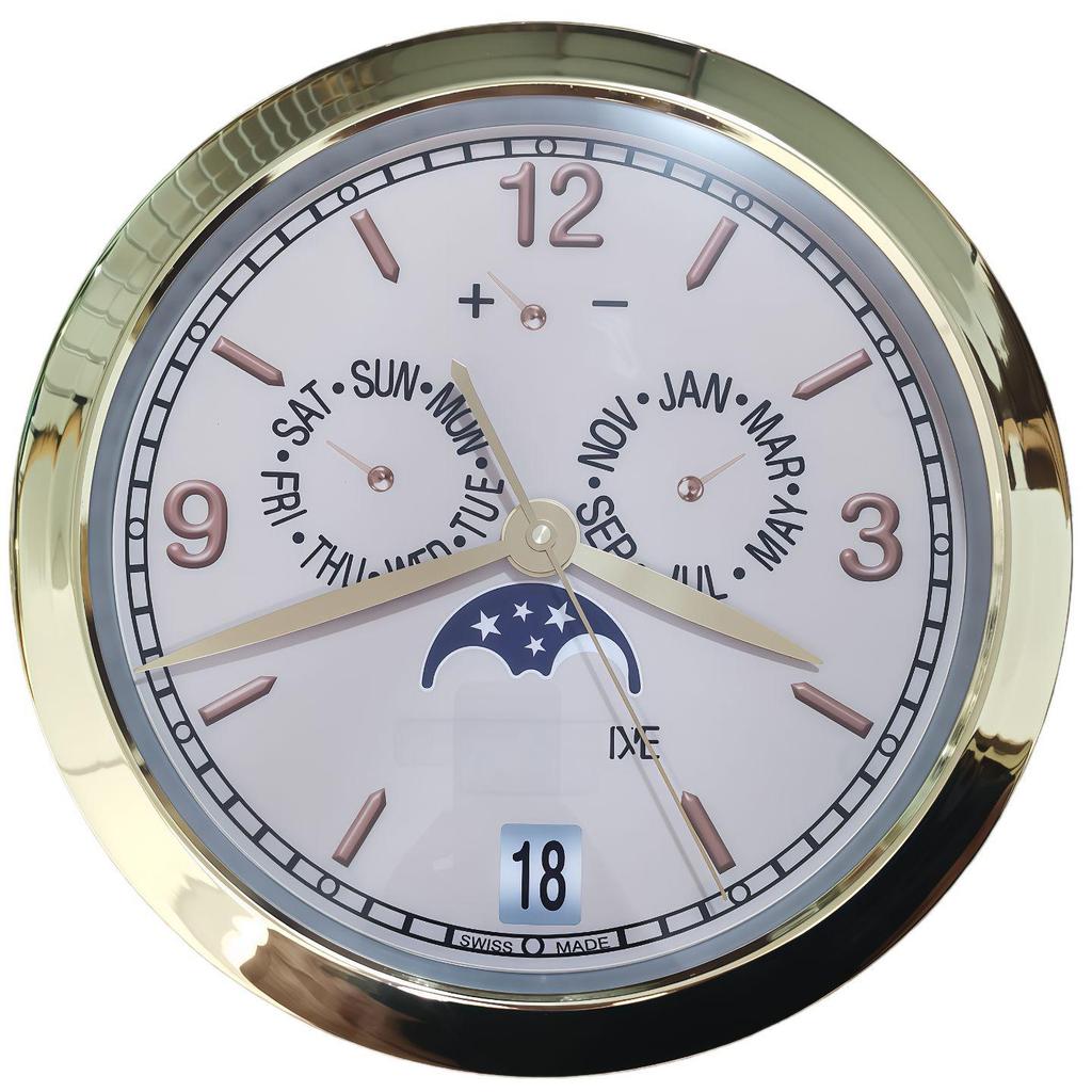 Leuchtende Lux Wandmontierte Metalluhr: Modernes Dekorationsstück für Wohnzimmer