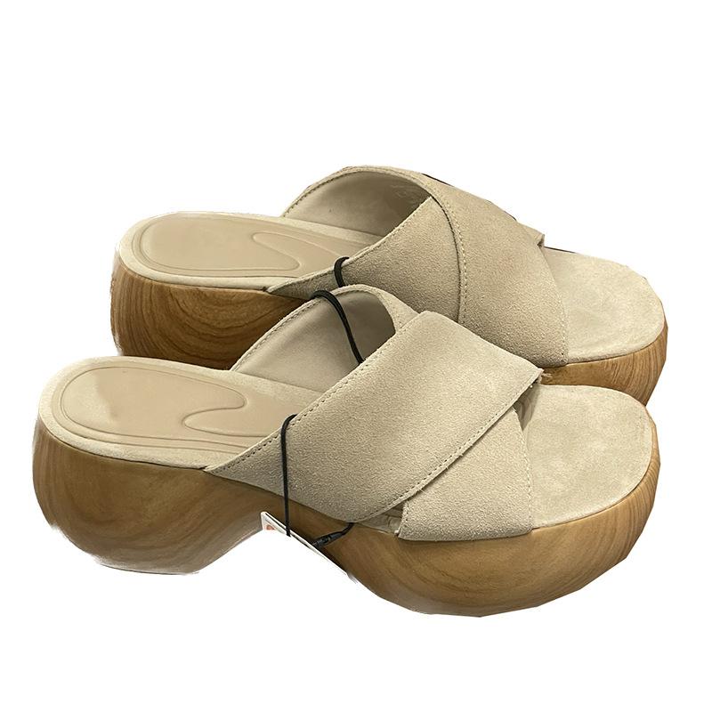 Fashion Fashion Casual Beach Flip Flops New Designer Platform Slippers for Women 2025 Summer Solid Color Beach Luxury Shoes Female