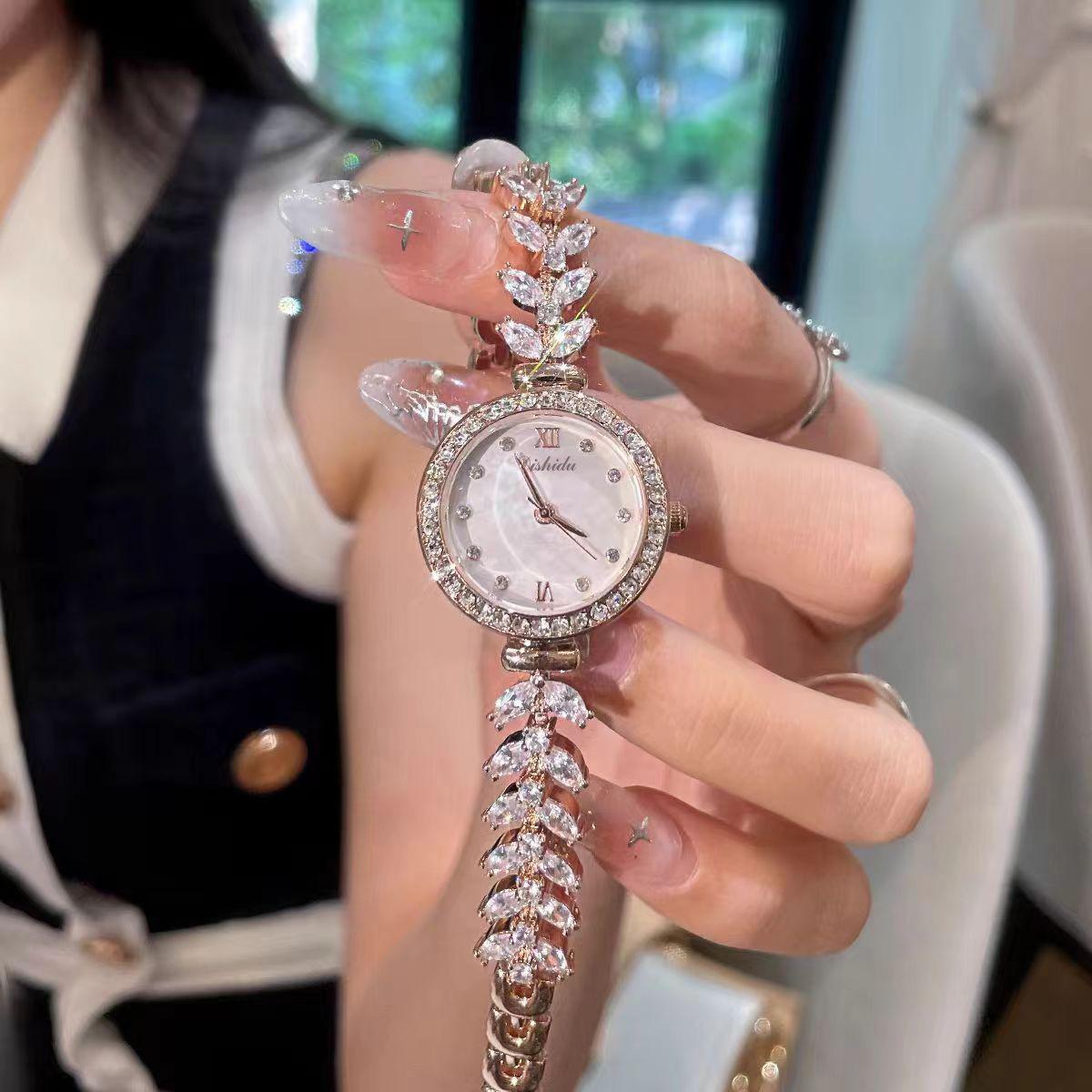 

Часы Русалка Маленький Циферблат Браслет Звезда Цыганки Ремешок Часы Легкая Роскошь, Та же Цепочка Рыбий Хвост Женские Часы