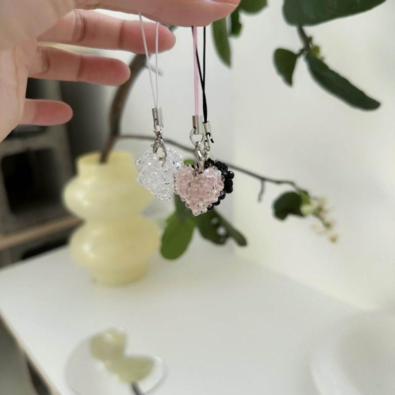 Fashionable Pendant for Furniture Stylish Crystal Heart Keychain Heart shaped Pendant for Home and Car Decorations