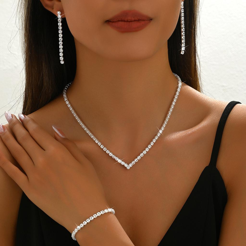 Personality And High Sense Versatile Claw Chain Necklace Stud Earrings Bracelet Three-Piece Set