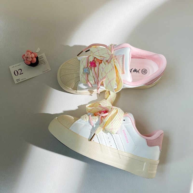 Shell niche design board shoes female students 2025 early spring new sweet versatile platform casual white shoes