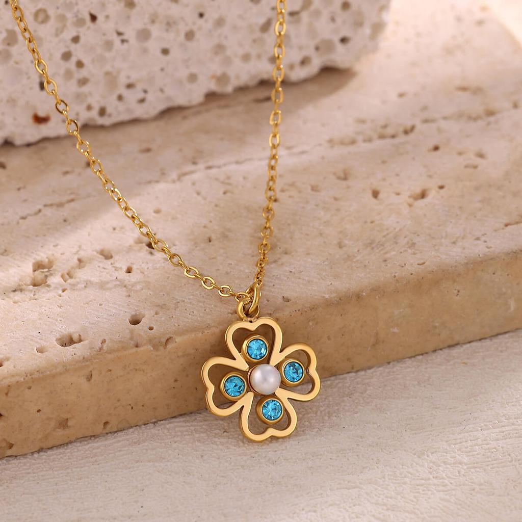 Exquisite Stainless Steel Four-Leaf Clover Necklace 18K Gold-Plated Pearl Flower-Shaped Necklace Classic Jewelry