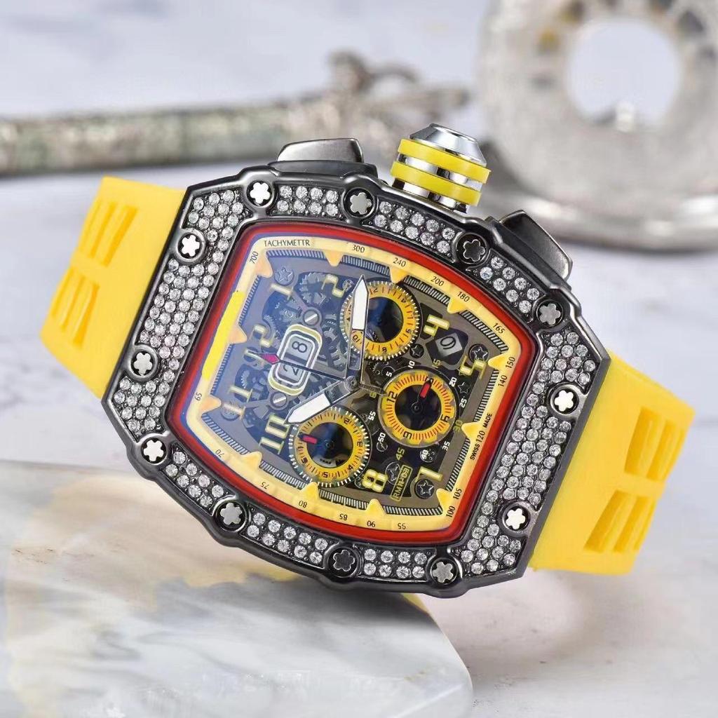 2020 European-American Diamond Skull Six-Hand Quartz Barrel Men's Watch