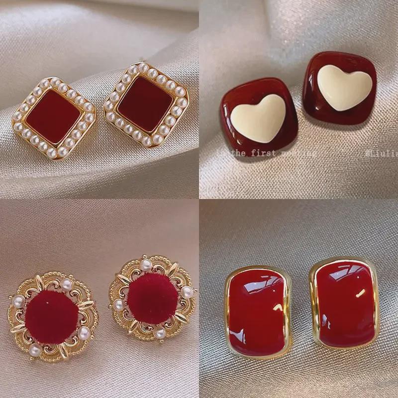 2024 Retro Geometrische Rote Nicht Durchbohrte Clip-On Ohrringe für Frauen – Exquisiter Herbst/Winter Stil