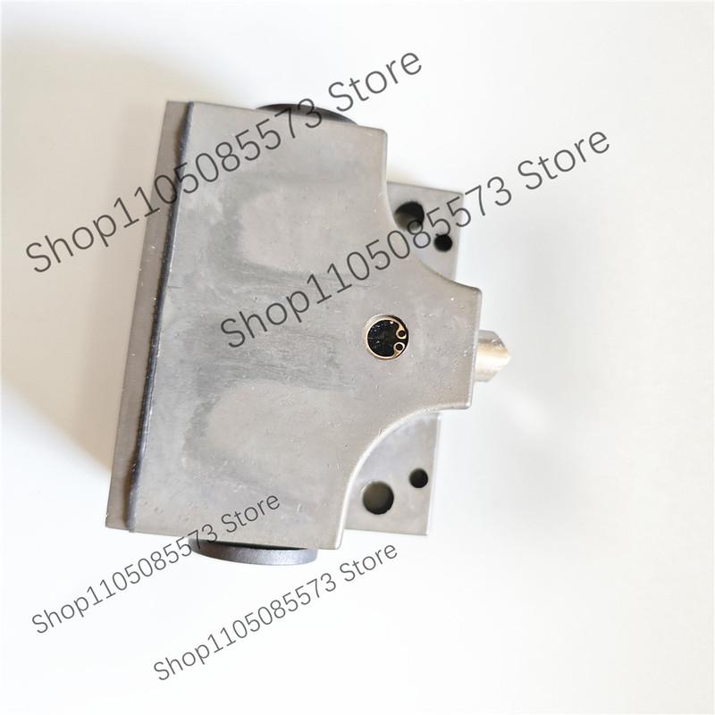 SN02D12-502-M Travel switch 100% New original ON STOCK