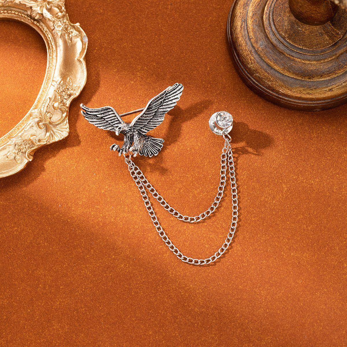

Retro Domineering Eagle Boys High-End Suit Brooch Simple Wings Metal Tassel High-End Brooch