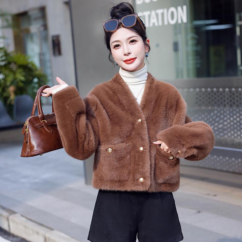 

Winter Faux Mink Fleece V-neck Short Top – Soft, Thick, and Stylish Fur Outerwear S 90-110 lbs кавовий