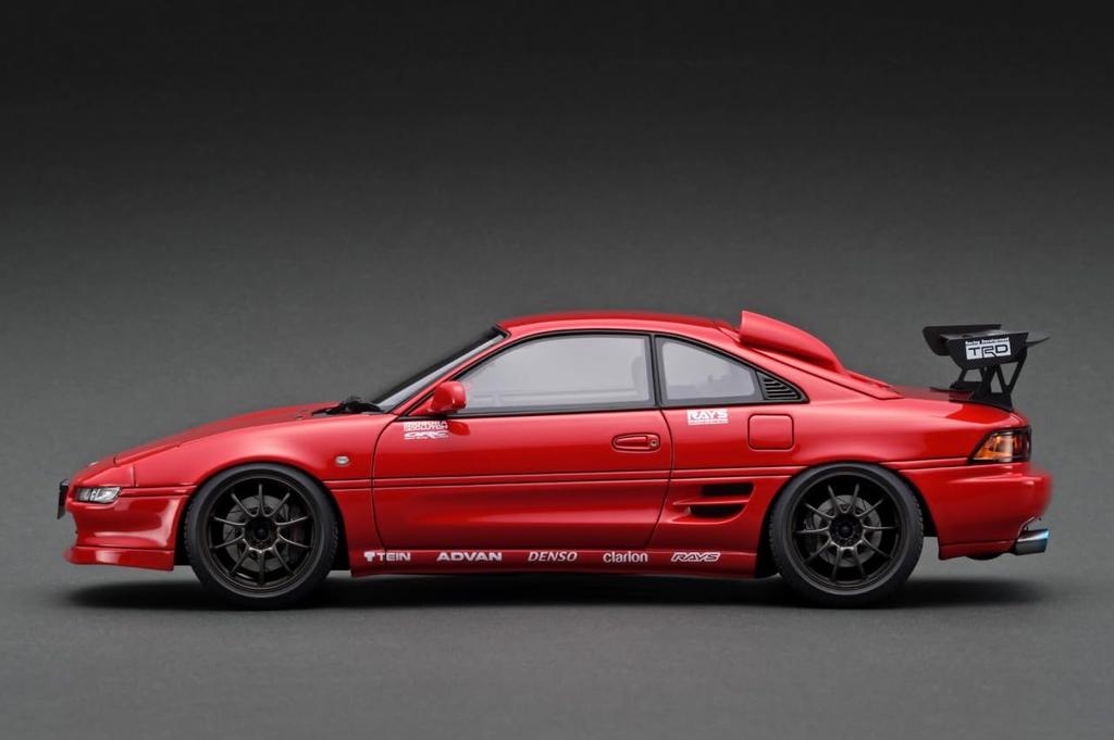 Tenningsmodell Toyota MR2 Rød ferdig produkt IG3338 1/18 (SW20)