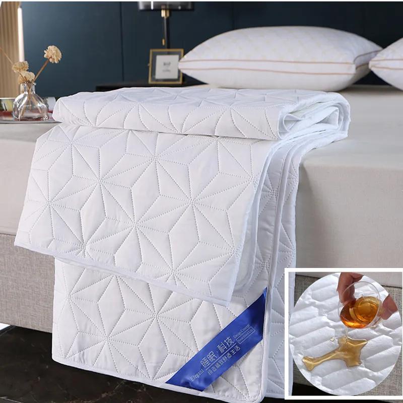 Waterproof Mattress Protector Mattress Pad Breathable Noiseless Mattress Cover Pad with 4 Elastic Corner Straps Fits Up To 40 Cm Deep