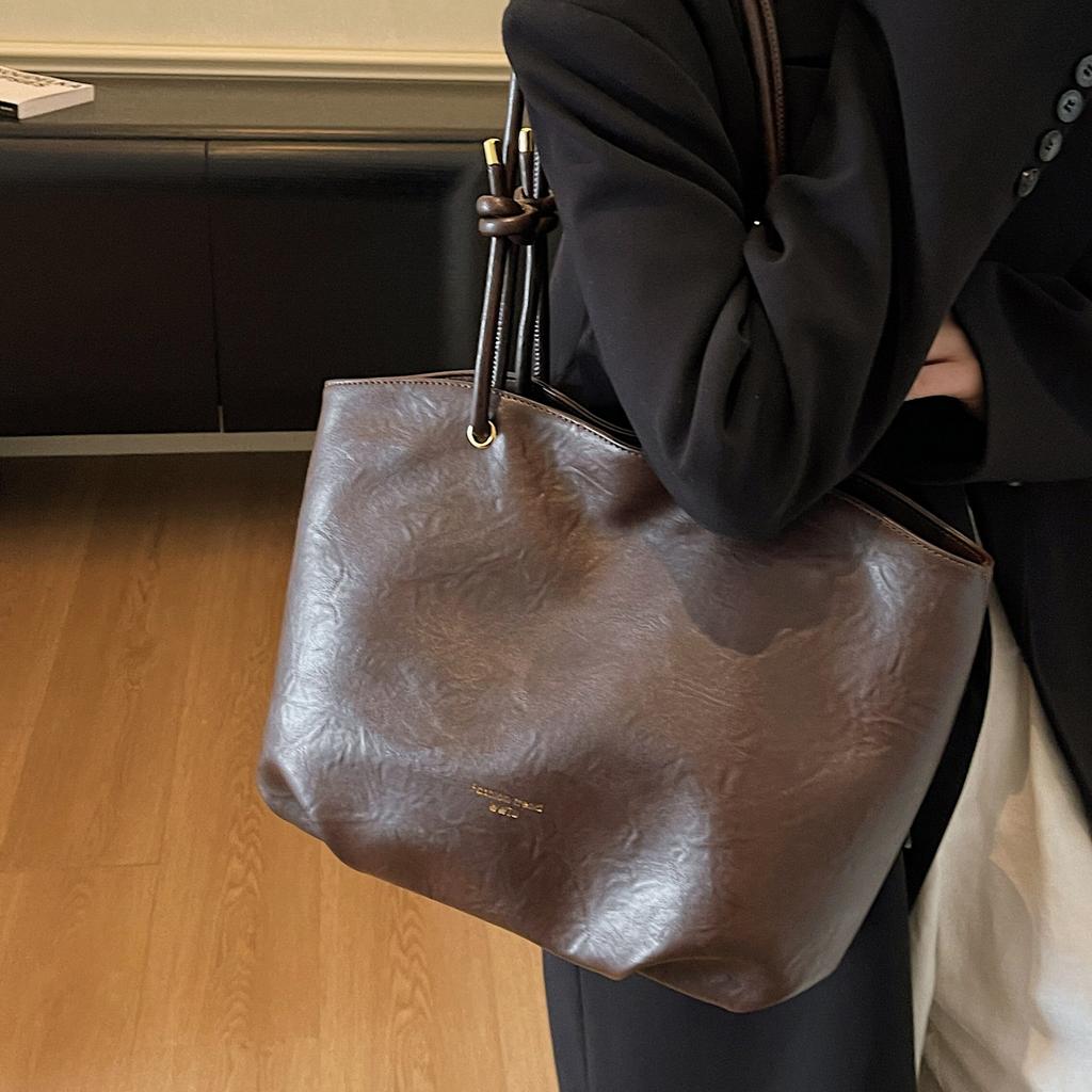 New large-capacity women's bag 2025 new trendy fashion simple shoulder bag foreign casual versatile tote bag