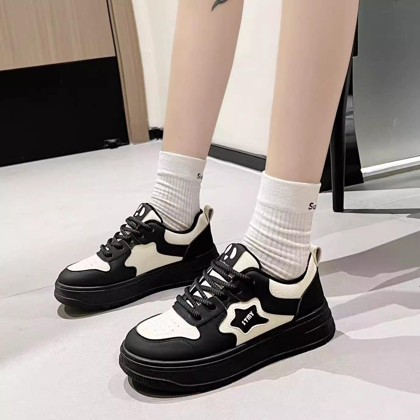 

Хлопковые туфли на среднем каблуке женские кожаные 2025 зима новые универсальные сочетающиеся по цвету корейская версия спортивная обувь бархатная утолщенная для通勤 доска 35