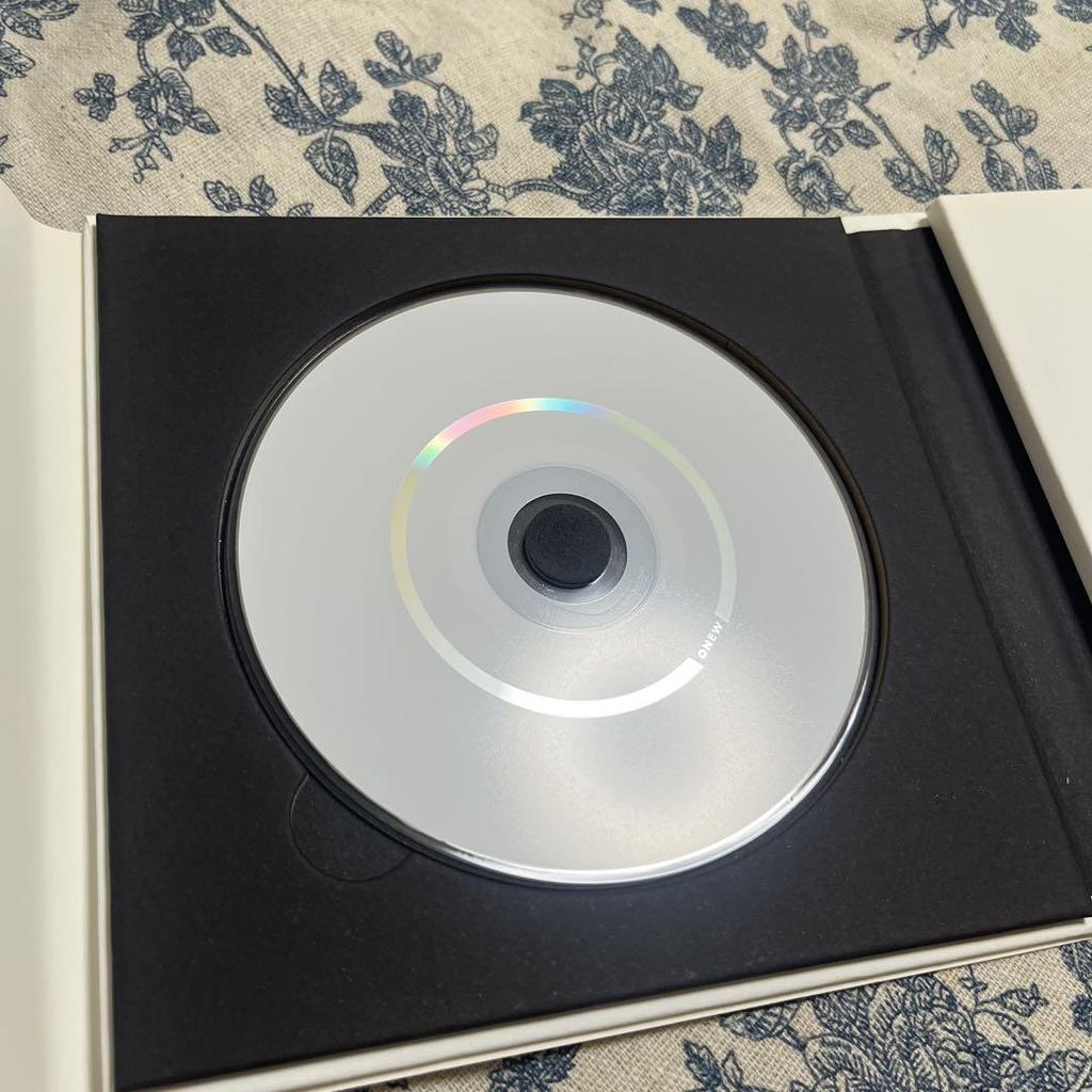 [USED] Onew "VOICE" 1st Mini Album White ONEW