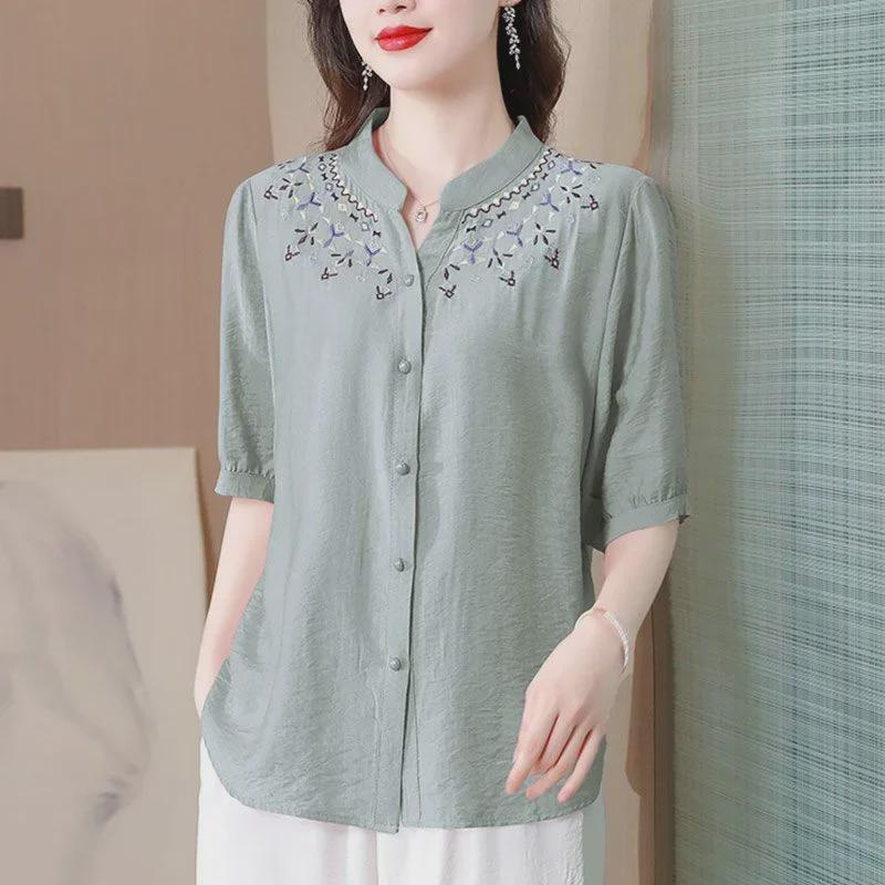 Summer Fashion: Plus Size Women's 5-Point Sleeve Loose Slim Shirt for Middle-Aged Moms
