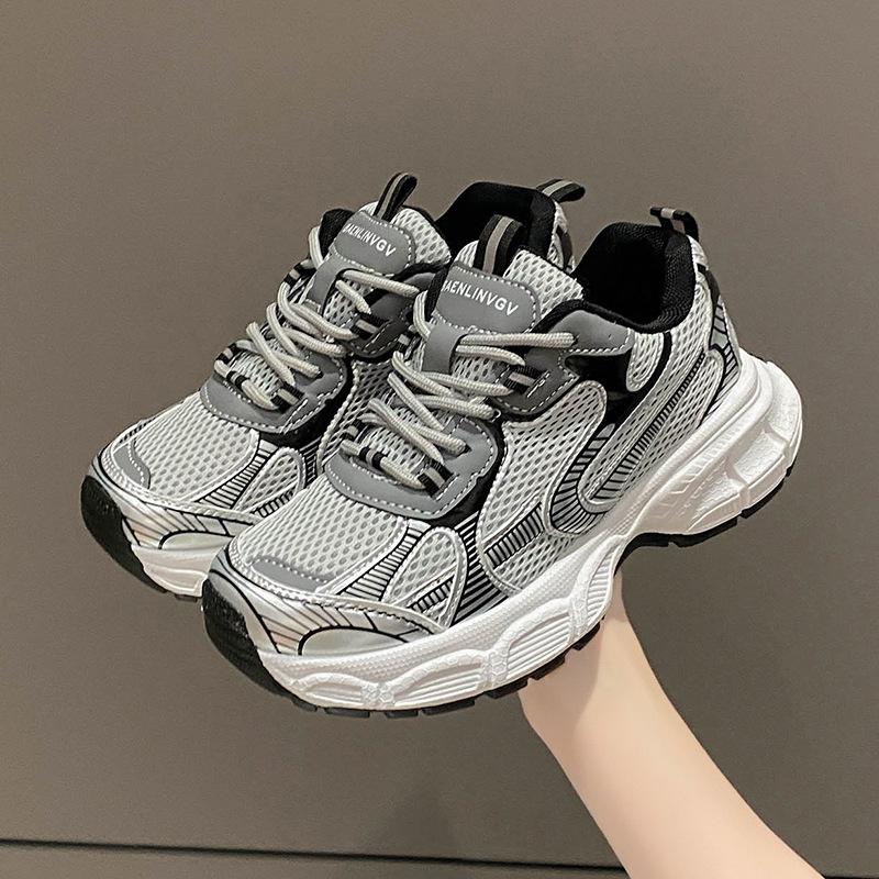 

2025 summer new Korean version breathable dad female student casual comfortable sports mesh shoes women s thick soles increase in height 35 серый