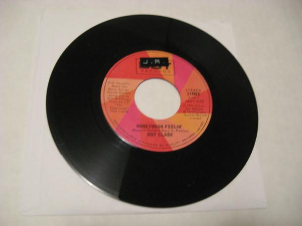 

7inch Record ROY CLARK - Honeymoon Feelin 17498X DOT 1974 Canada Country/Folk Used