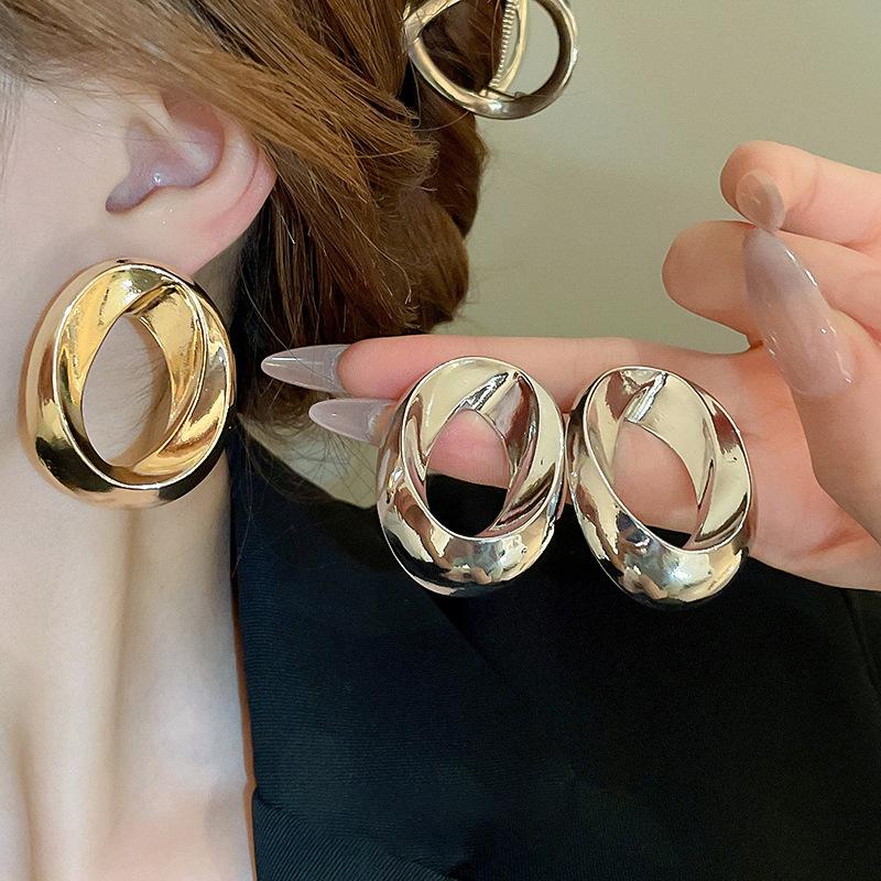 Silver Needle Metal Smooth Oval Stud Earrings Casual Simple Personality Commuting Versatile Earrings Light Luxury Niche Earrings