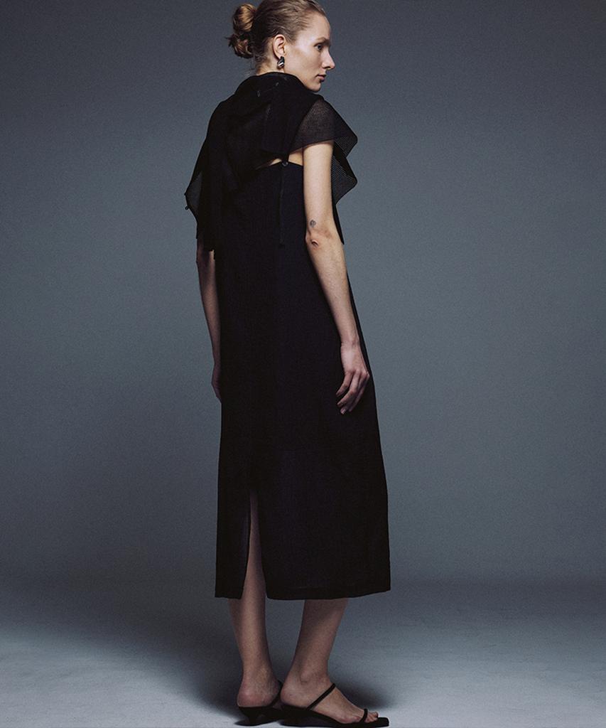 Umamung Crinkled Cotton Barrel Silhouette Dresses_Black
