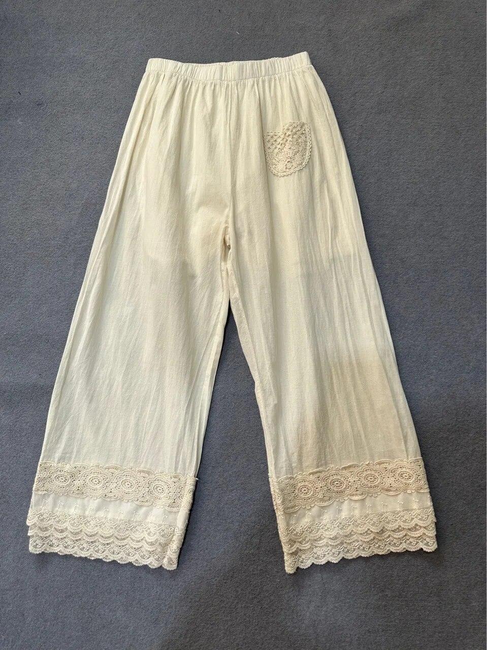 

Johnature Mori Render хлопковые брюки длиной до щиколотки, летние японские свободные женские брюки с эластичной резинкой на талии и вышивкой в ​​стиле пэчворк One Size бежевый