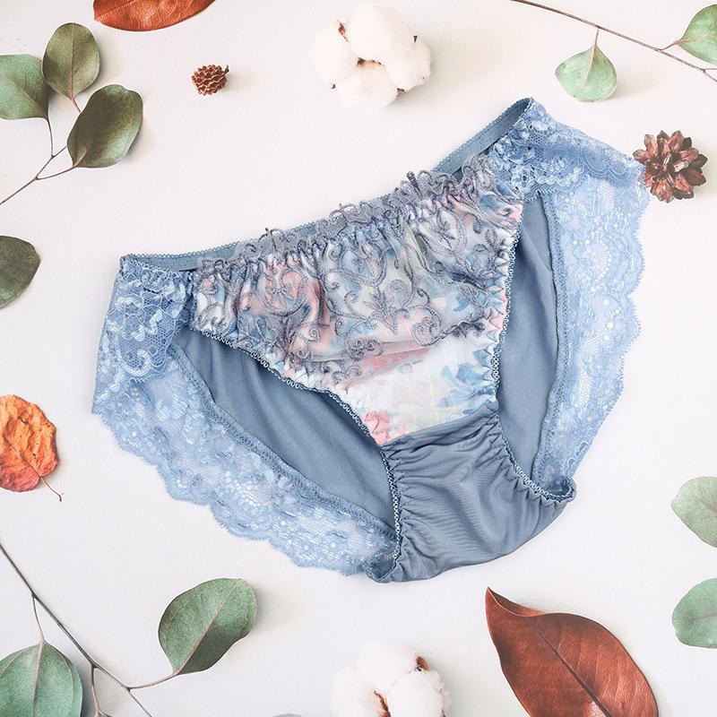 Japanese Style Embroidered Lace Women s Low-Waist Thongs M (Weight: 95-105 Jin)