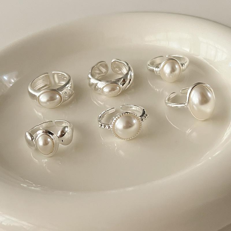 Inel Deschis cu Perle de Nișă 2024: Accesoriu de lux ușor pentru degetul arătător al femeilor