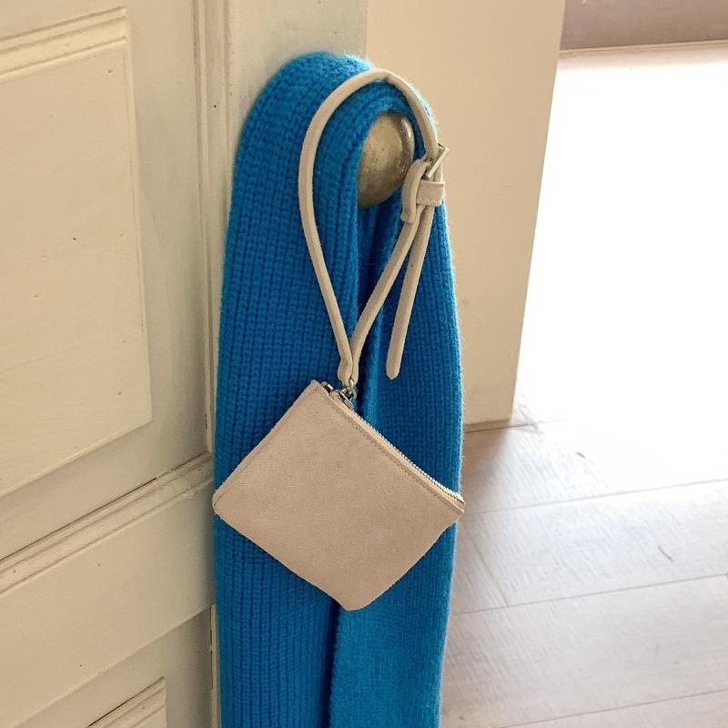 

Мини-сумка с леопардовым принтом, новая ретро-сумка для мелочи на осень и зиму, нишевый тренд, универсальная, легкая, для ношения в руке, замшевая сумка покинуть белый