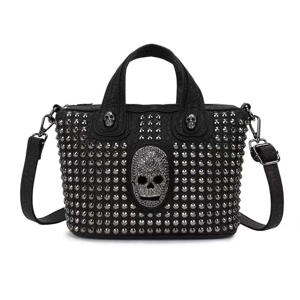 

Halloween explosive 2022 Amazon foreign trade large capacity handbag personality super cool skull rivet shoulder bag 23*11*19 чорний