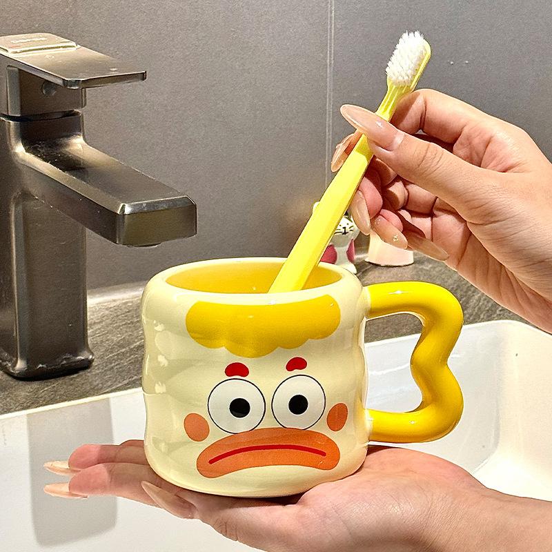 

ins dopamine clown ceramic mouthwash cup bathroom couple washing cup children s tooth tank household brushing cup 401-500ml