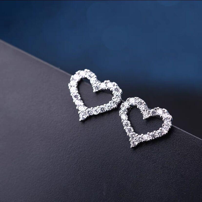 T Family Heart Stud Earrings: 18K Gold-Plated 925 Sterling Silver, Diamond-Inlaid Tassel Hollow Heart Design 925 Sterling Silver