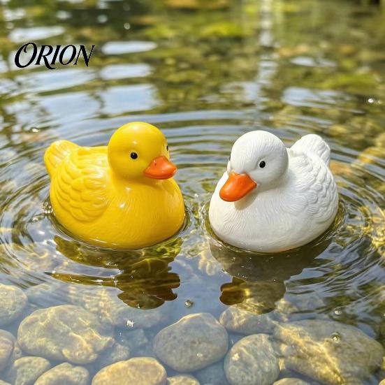 Resin Duck Figurine for Gardens Floating Figurine, Realistic Yellow Statue, Simulation Animal Decorative Garden Ponds Ornament Outdoor Pond,