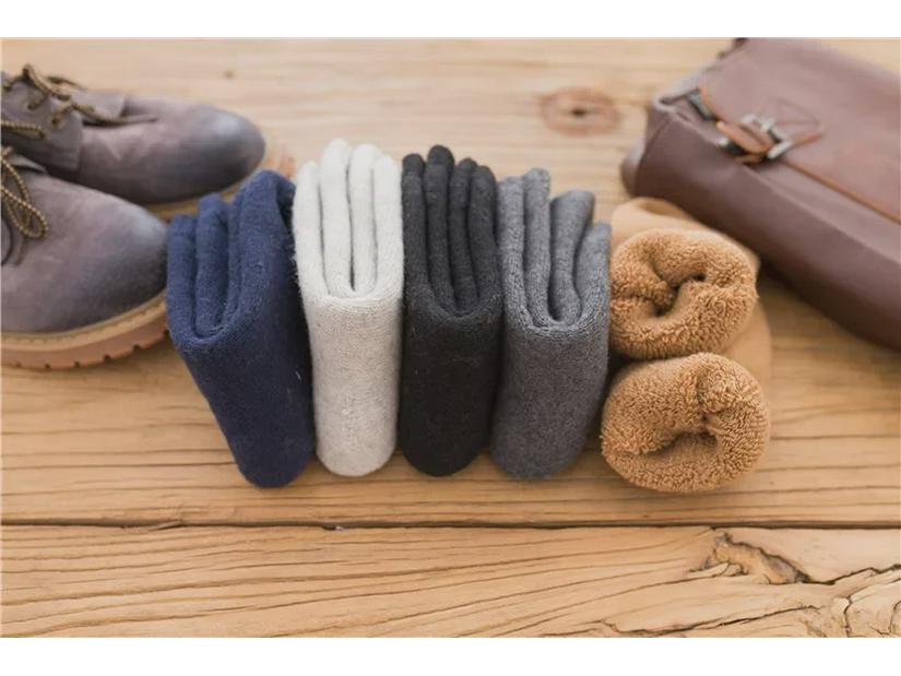 Unisex Thick Wool Terry Socks: Large Size, Warm, Mid-Tube, Solid Colors, Plus Velvet for Autumn and Winter