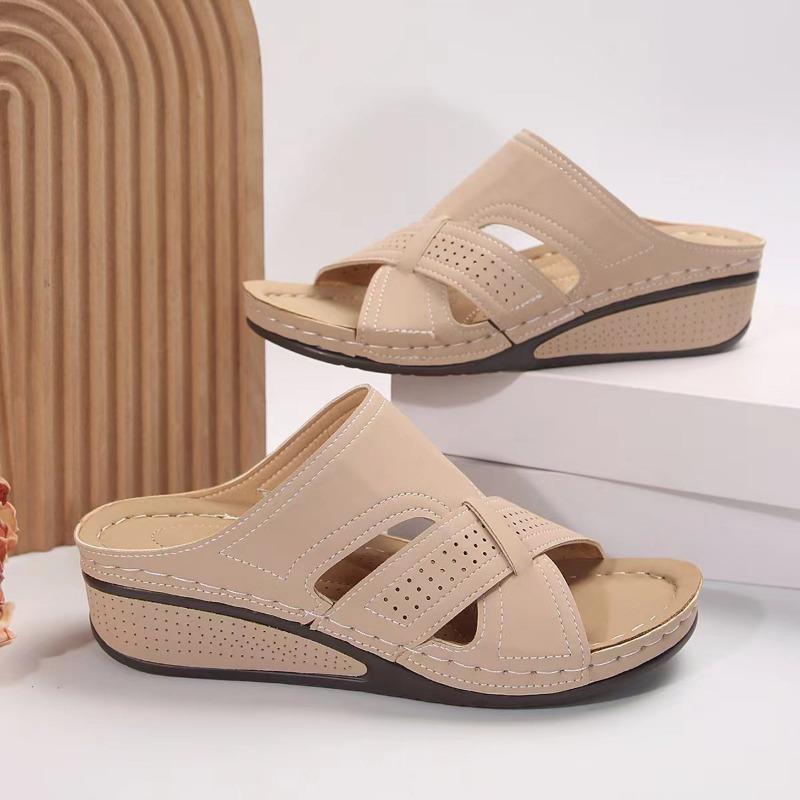 Wearing Beach Flat Mother Shoes Women's Snals Wedge Heel Retro Hollow Slippers